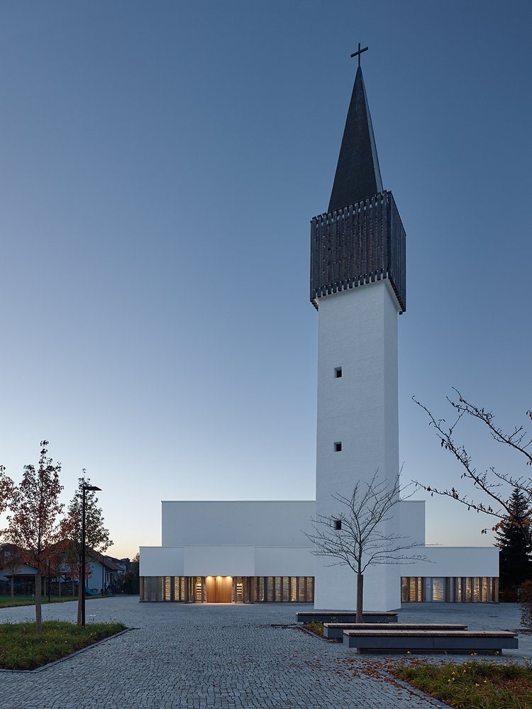 Síntesis de modernidad y diseño en una iglesia alemana