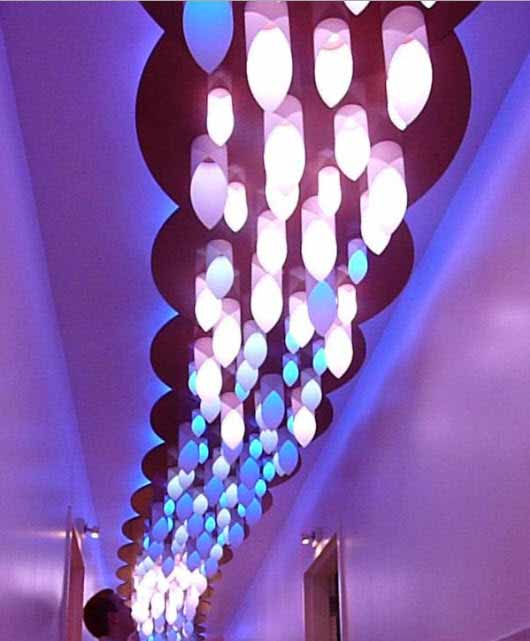 Una instalación LED para el hogar que redefine los espacios de la vida moderna