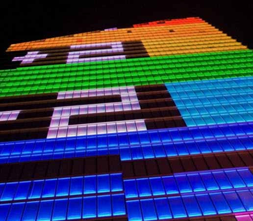 Una torre en Bruselas indica el clima con luces LED en su fachada