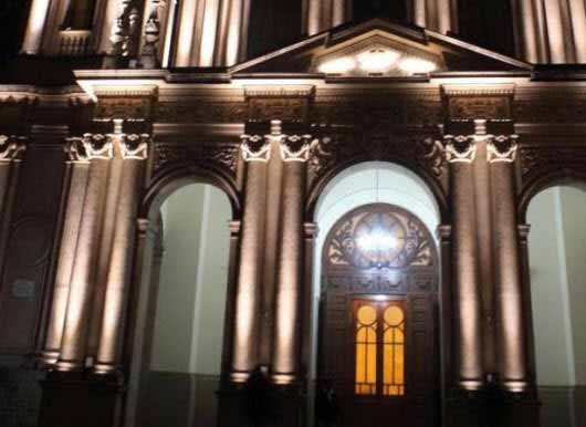 Nueva iluminación LED de la Basílica San Francisco en Jujuy