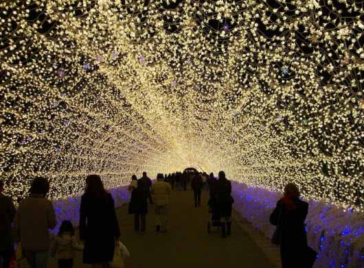 Espectaculares túneles de LED en Japón