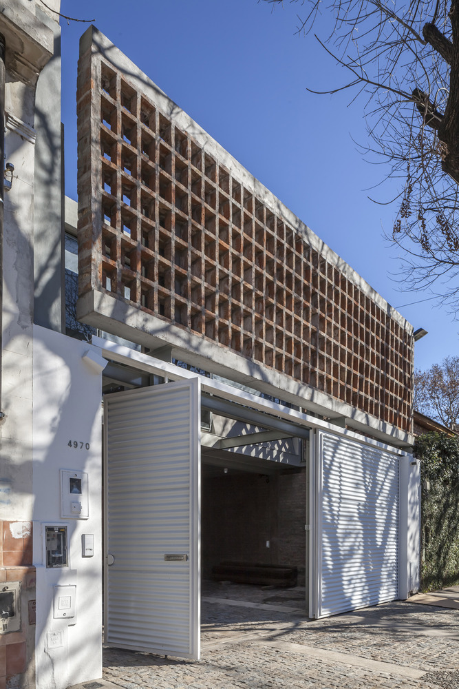 Una casa en Mercedes muestra su moderna arquitectura y diseño
