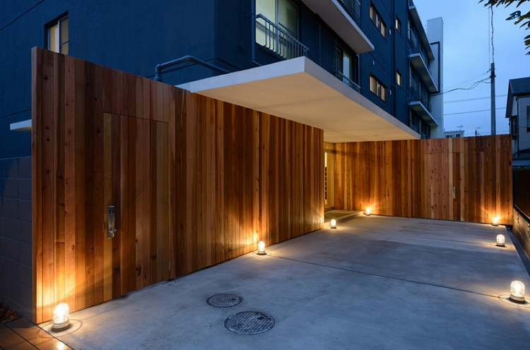 Una casa para estudiantes muestra su moderna iluminación