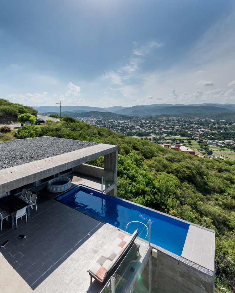 Una vivienda en las pendientes cordobesas 