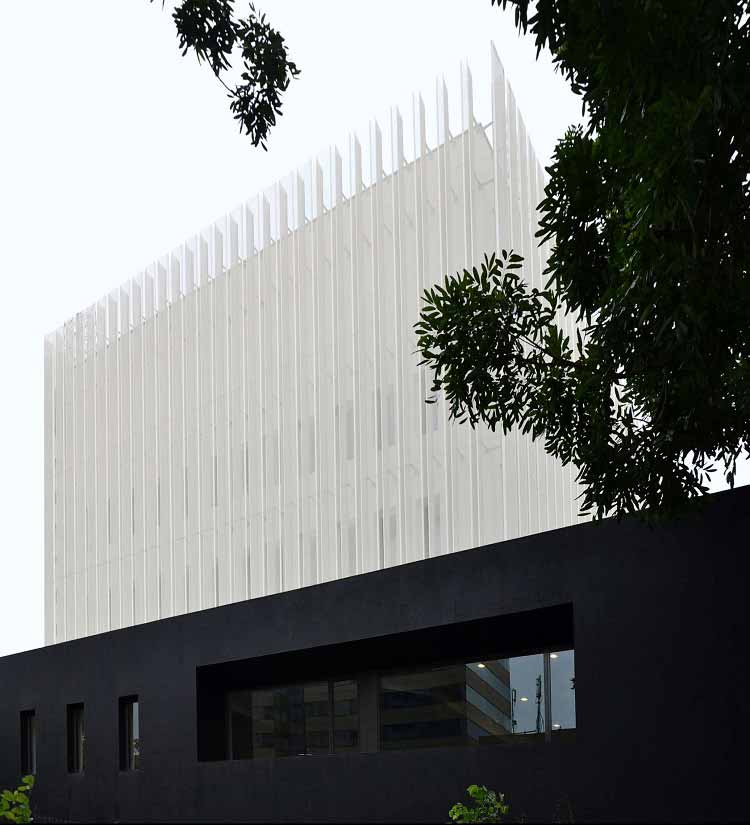 La moderna Embajada Francesa en Indonesia