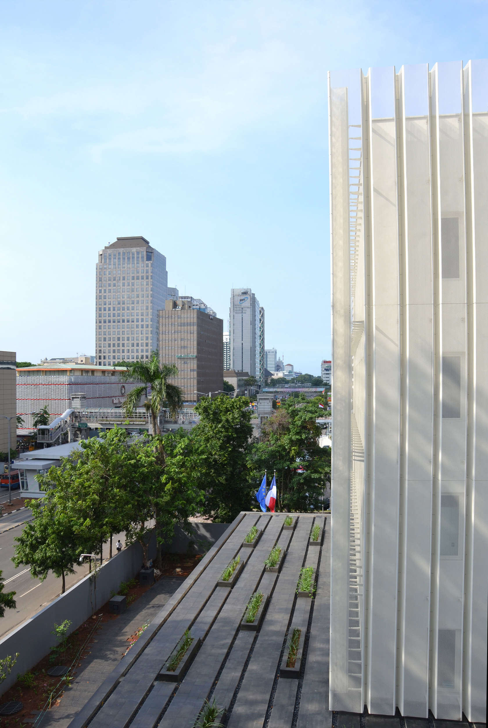 La moderna Embajada Francesa en Indonesia
