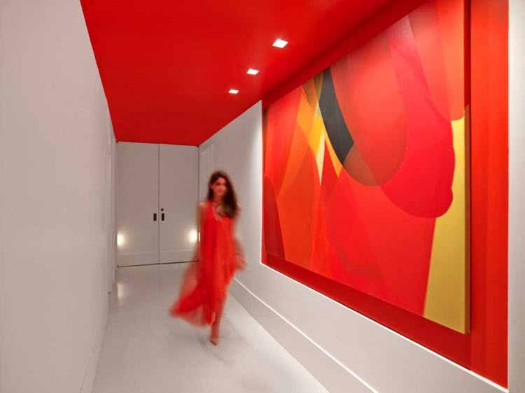 Arte, iluminación y diseño de interiores se funden en uno en este hotel