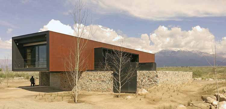 El sofisticado diseño de Casa Evans en Tunuyán, Argentina