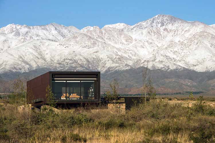 El sofisticado diseño de Casa Evans en Tunuyán, Argentina