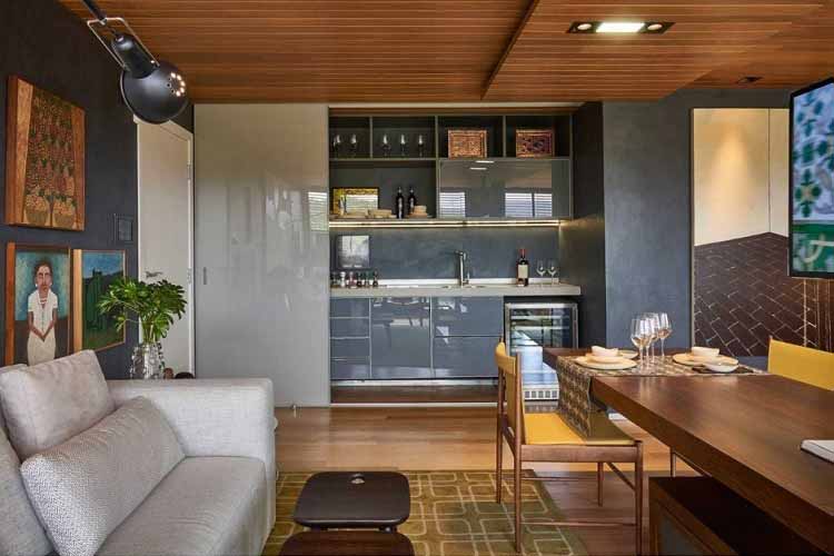 Un interior funcional y elegante en una casa de Brasil