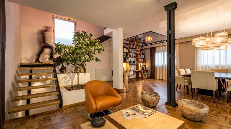 Una casa y un loft en Córdoba muestran su nueva iluminación