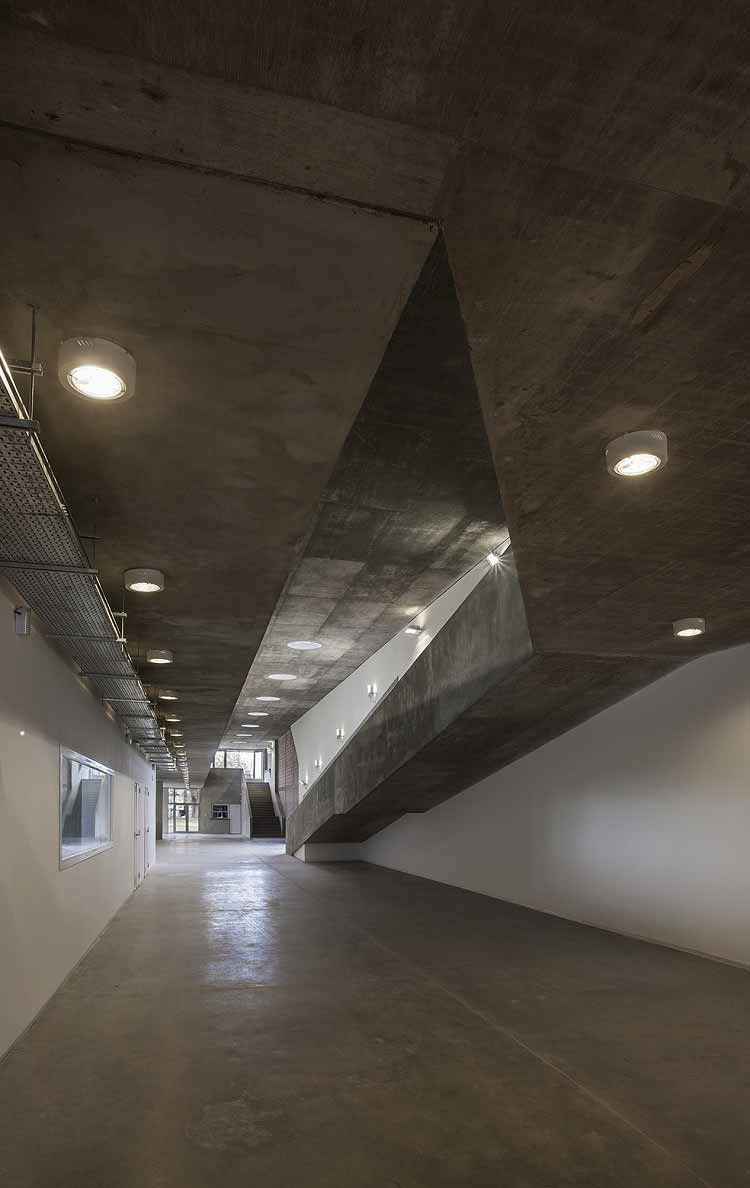 Una escuela técnica en Rosario muestra su espectacular diseño e iluminación