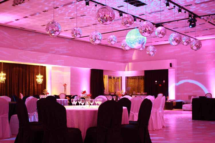 Un salón para eventos en Buenos Aires se ilumina con luminarias LED