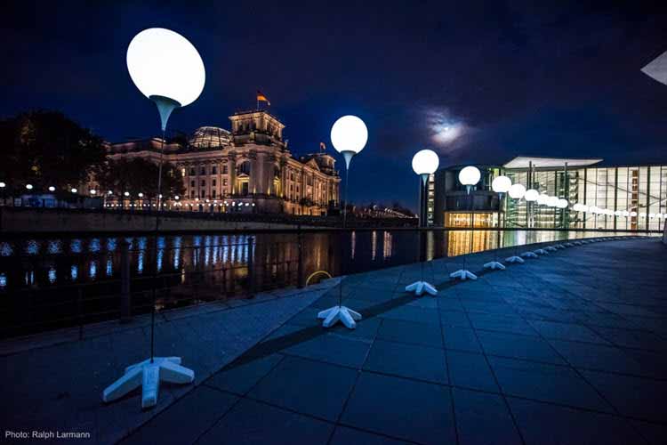 Un muro de esperanza y luz en Berlín