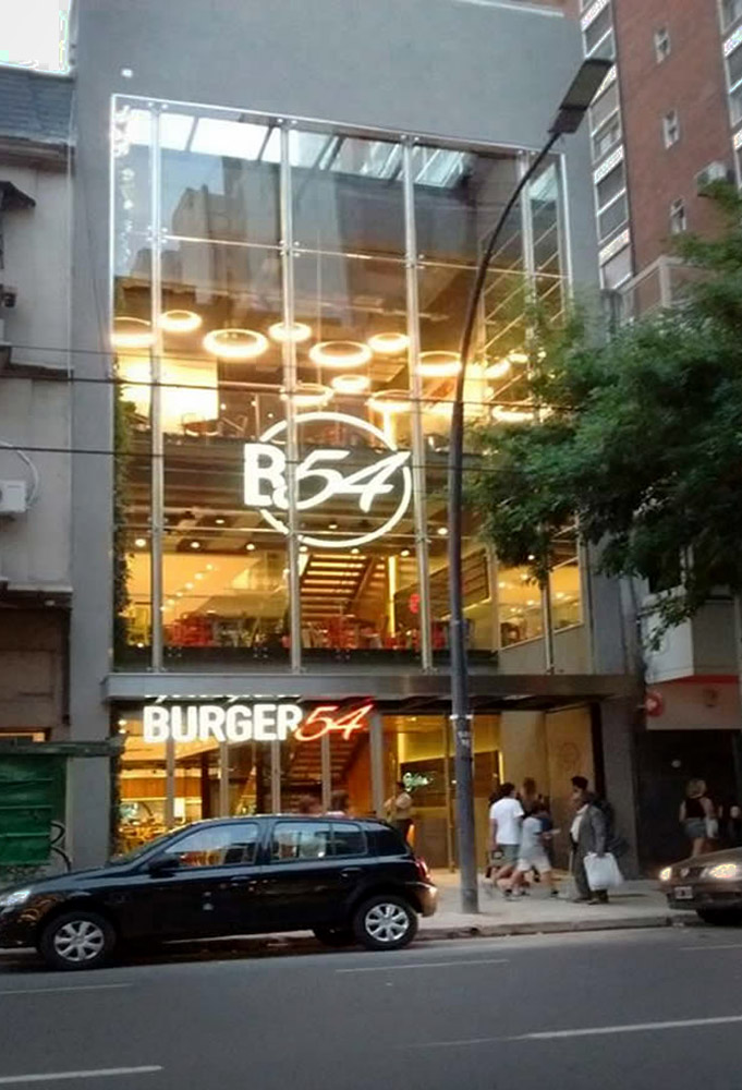 Buquebus y Burger 54 se renuevan de la mano de GSG Design