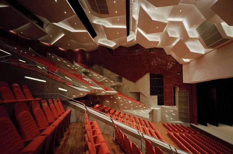 Un centro cultural en Japón sorprende con su arquitectura única