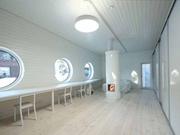 Una casa tradicional finlandesa muestra su interior