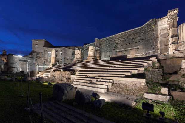 Los antiguos foros romanos inauguraron su nueva e increíble iluminación