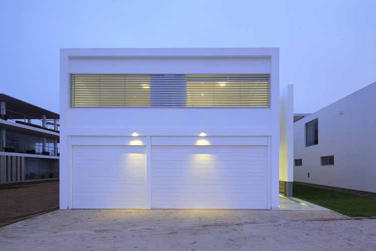 Una casa en Perú proyecta su interior hacia fuera