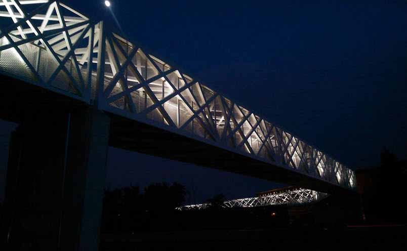 Un puente único en Milán para peatones y ciclistas