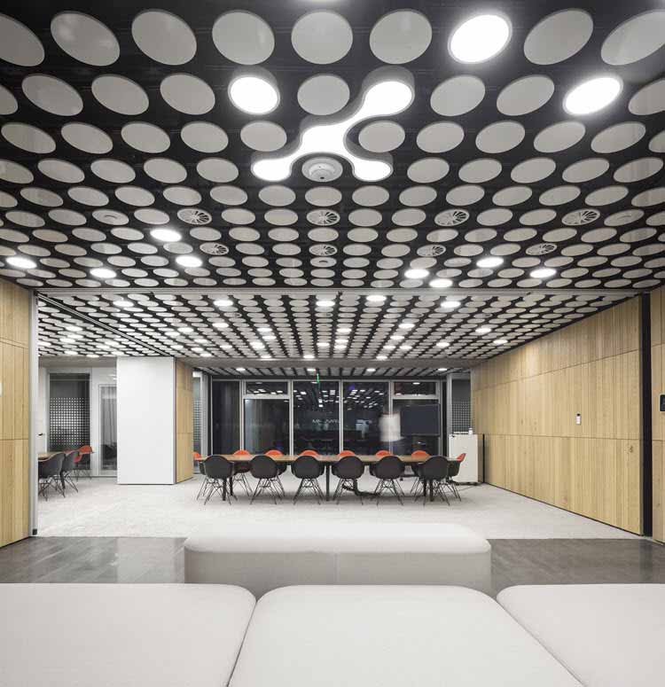 Espectacular diseño e iluminación para unas oficinas en Moscú