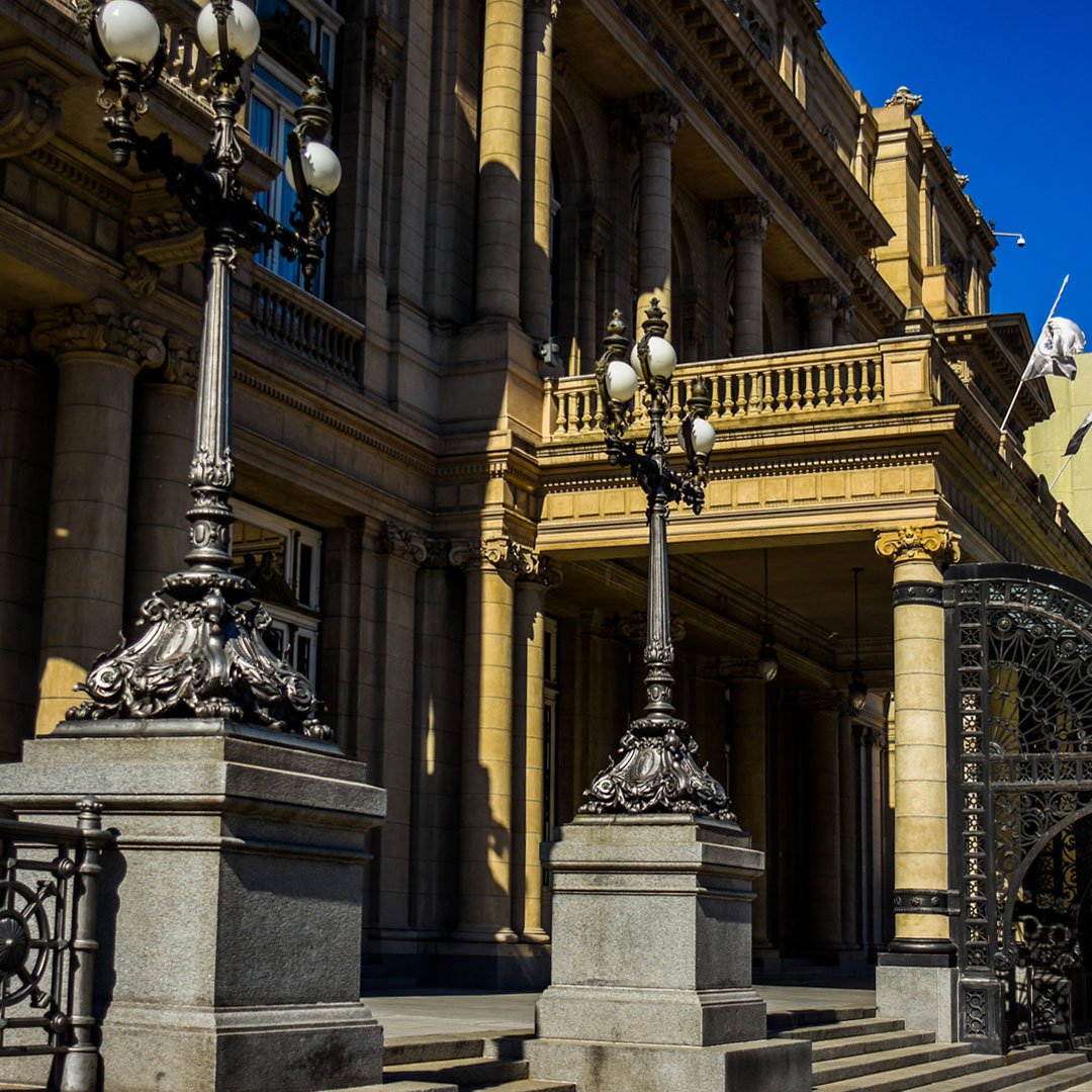 Iluminación colonial en Argentina: del primer farol al estilo que perdura