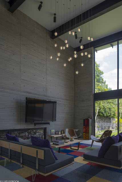 Una gran residencia en México se ilumina con luces LED