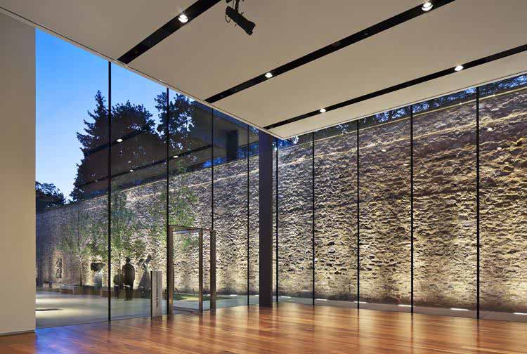 Iluminación natural y LED para un gran museo