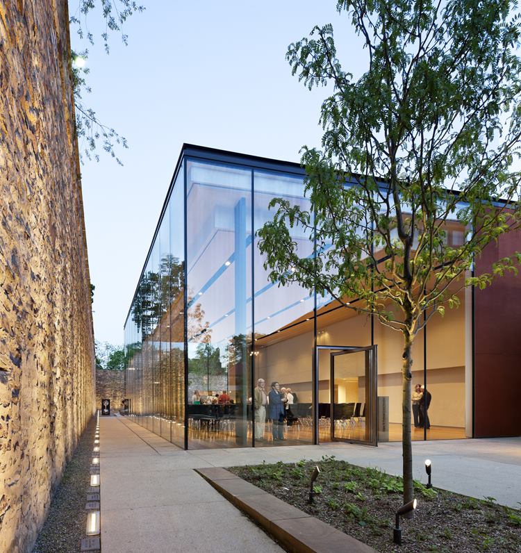 Iluminación natural y LED para un gran museo